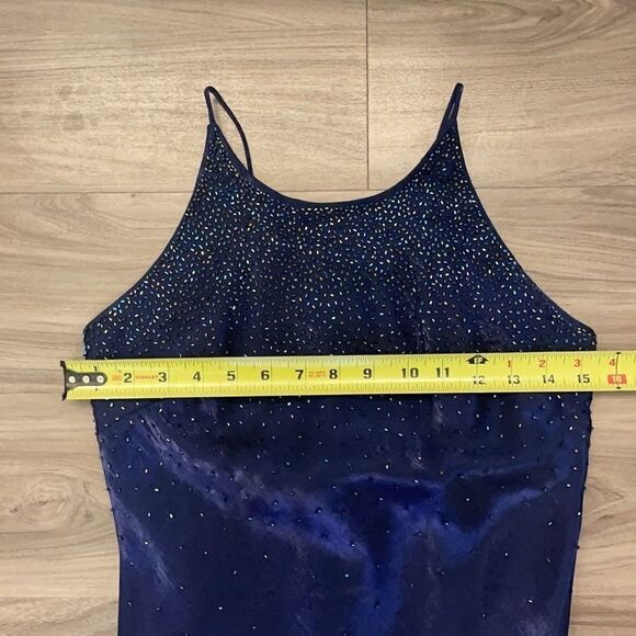 Cachet royal blue beaded evening gown, size 4 1580 - Picture 9 of 12